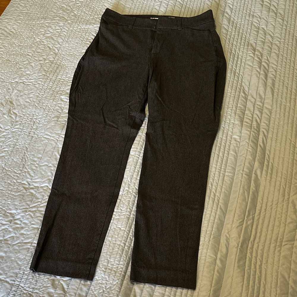 Old Navy Gray Curvy Pixie Pants